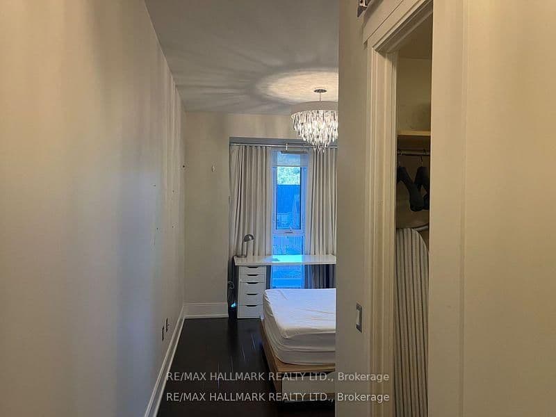 560 Front Street W, Unit 428 thumbnail 4