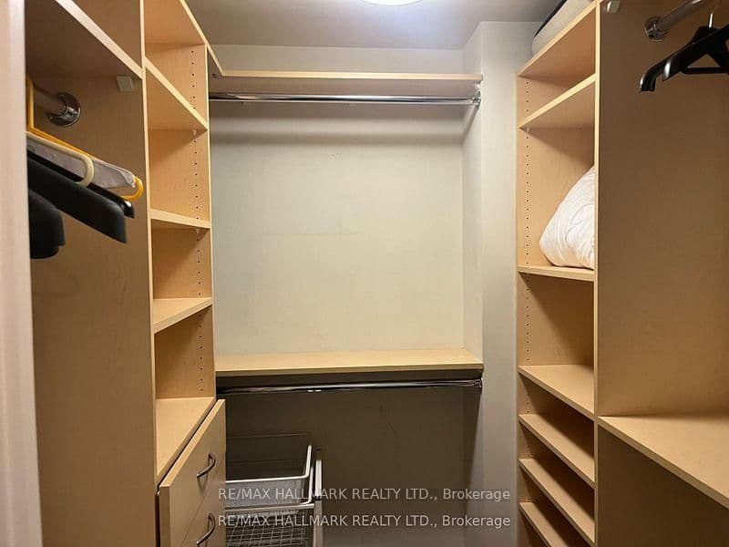 560 Front Street W, Unit 428 thumbnail 7
