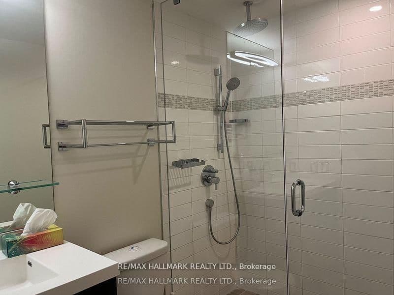 560 Front Street W, Unit 428 thumbnail 9