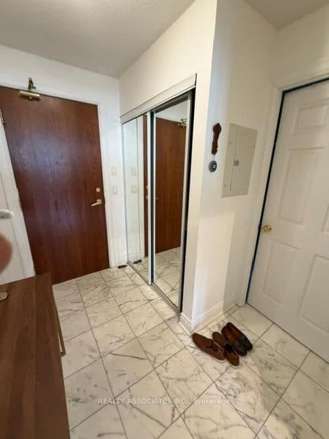 18 Kenaston Gardens NE, Unit 506 thumbnail 8
