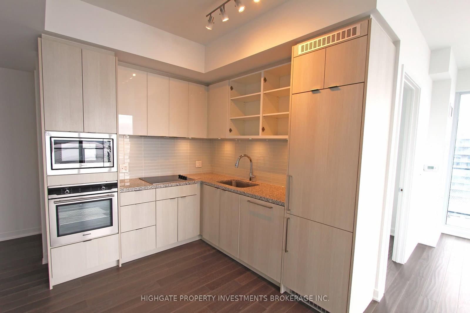 115 Blue Jays Way, Unit 3602 thumbnail 3