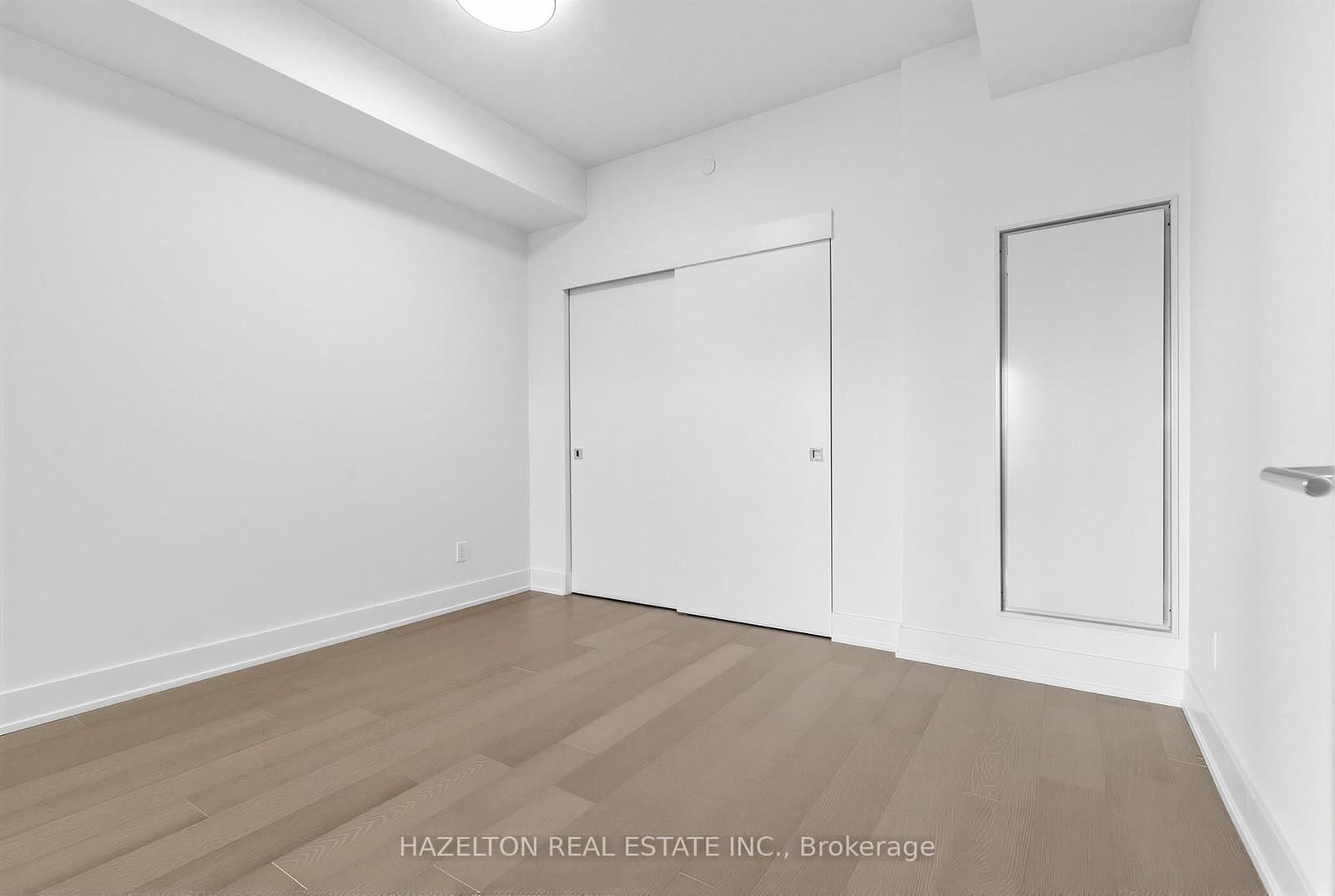 8 Manor Road W, Unit 606 thumbnail 12