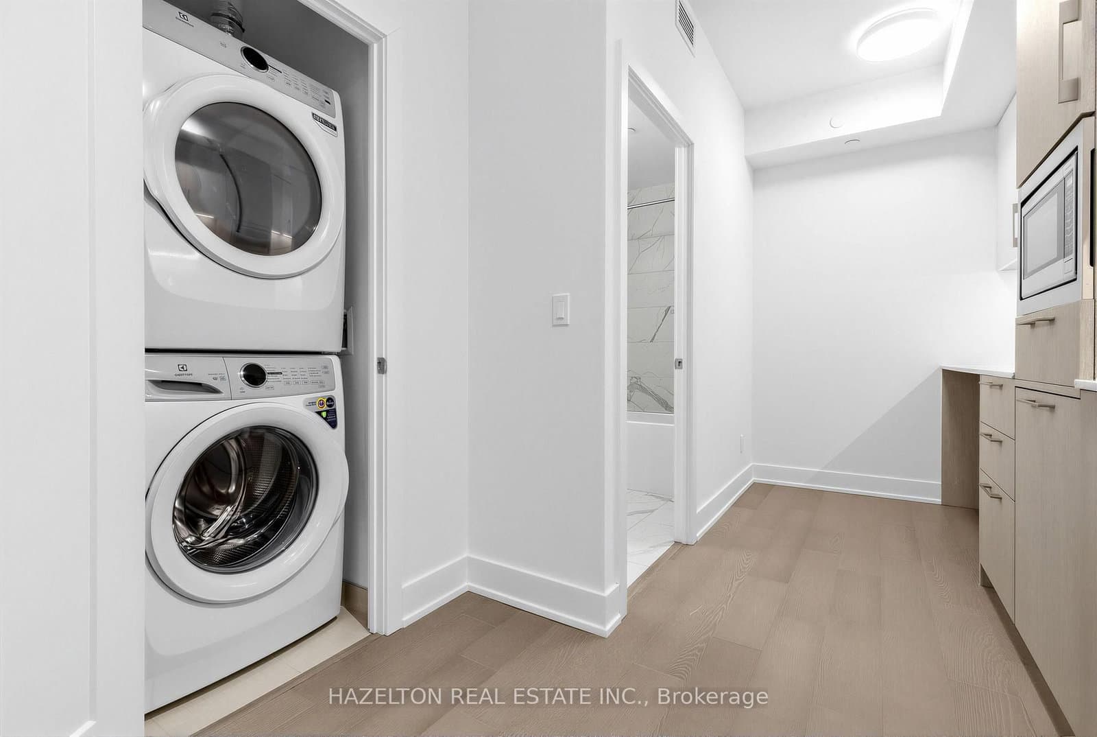8 Manor Road W, Unit 606 thumbnail 15