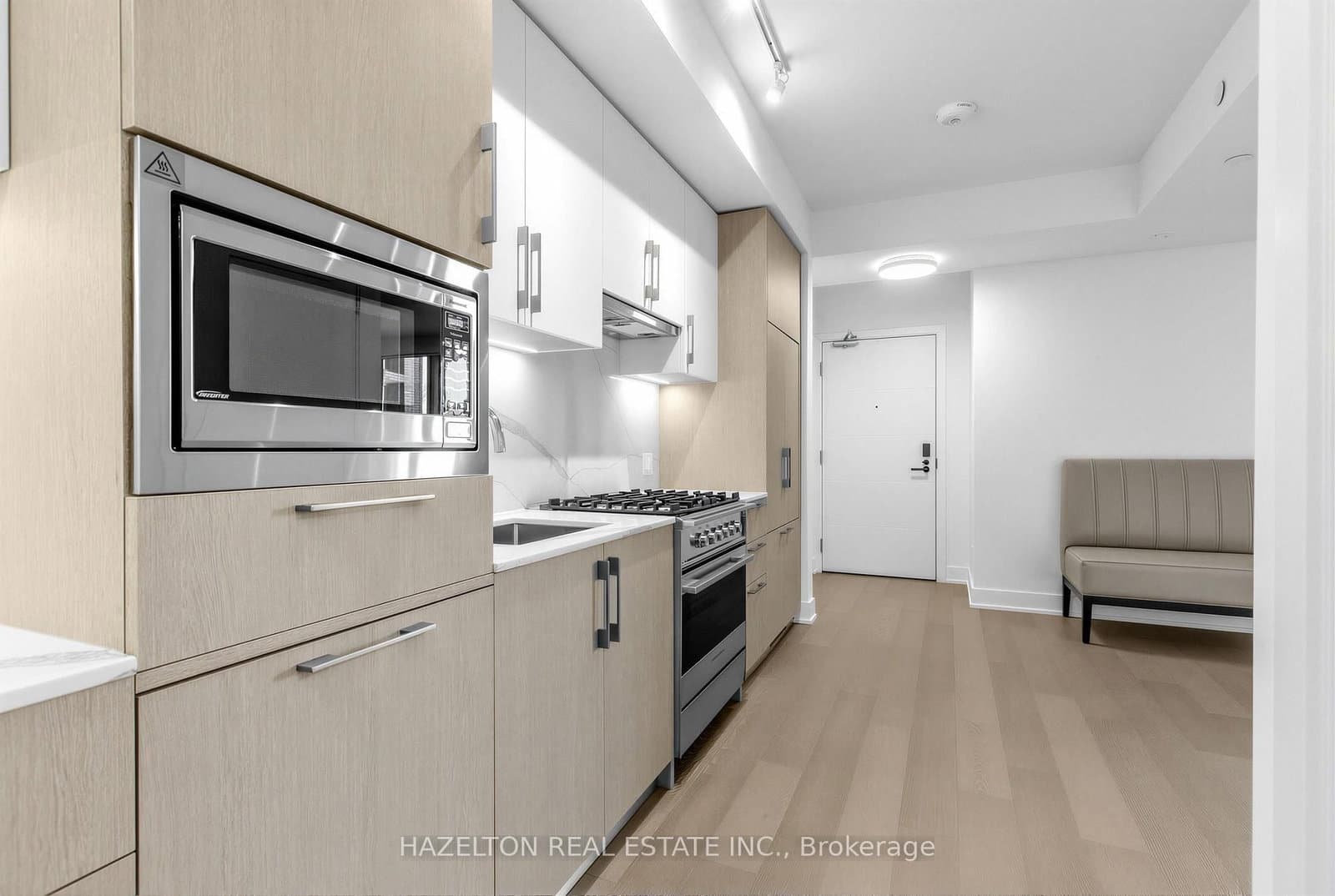 8 Manor Road W, Unit 606 thumbnail 5