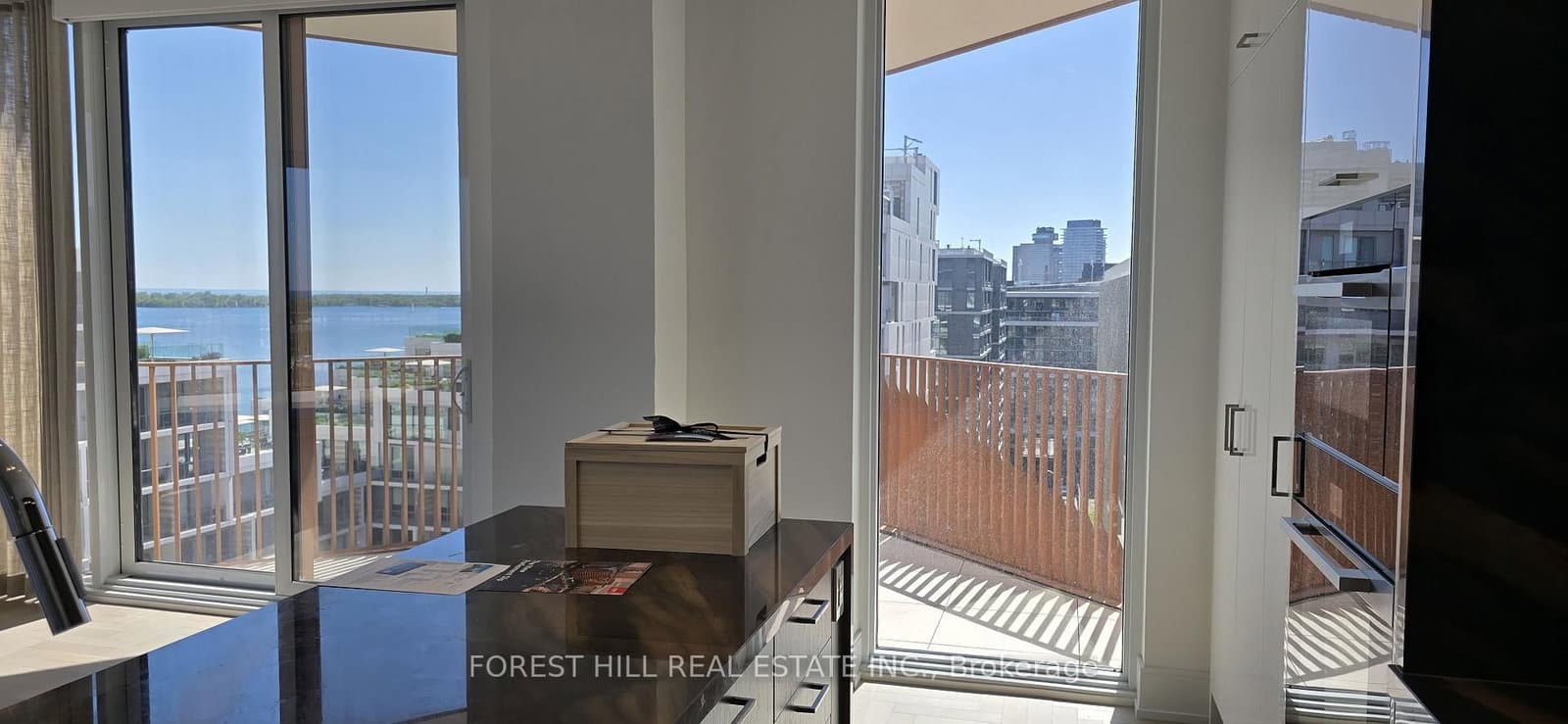 155 Merchants' Wharf, Unit 1222 thumbnail 6