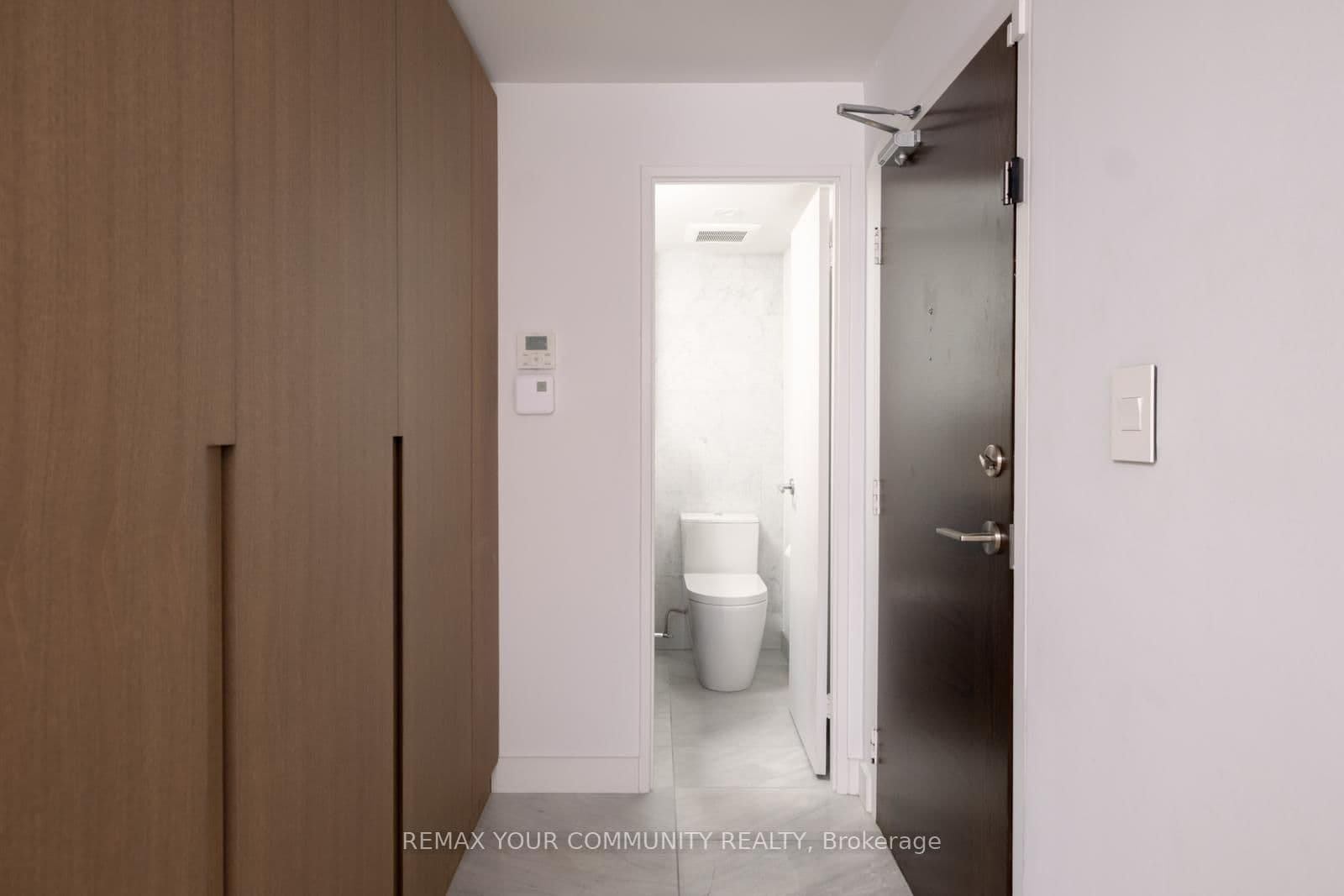 349 St Clair Avenue W, Unit 109 thumbnail 10