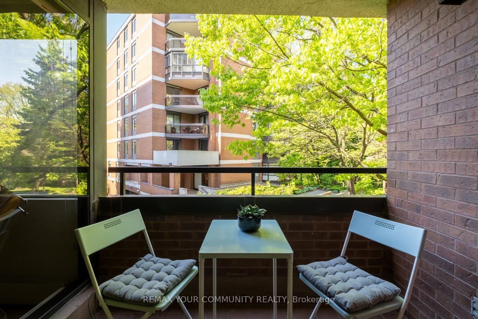 349 St Clair Avenue W, Unit 109 thumbnail 13