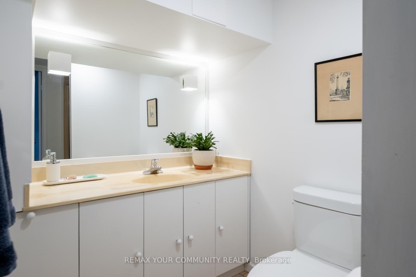 349 St Clair Avenue W, Unit 109 thumbnail 21