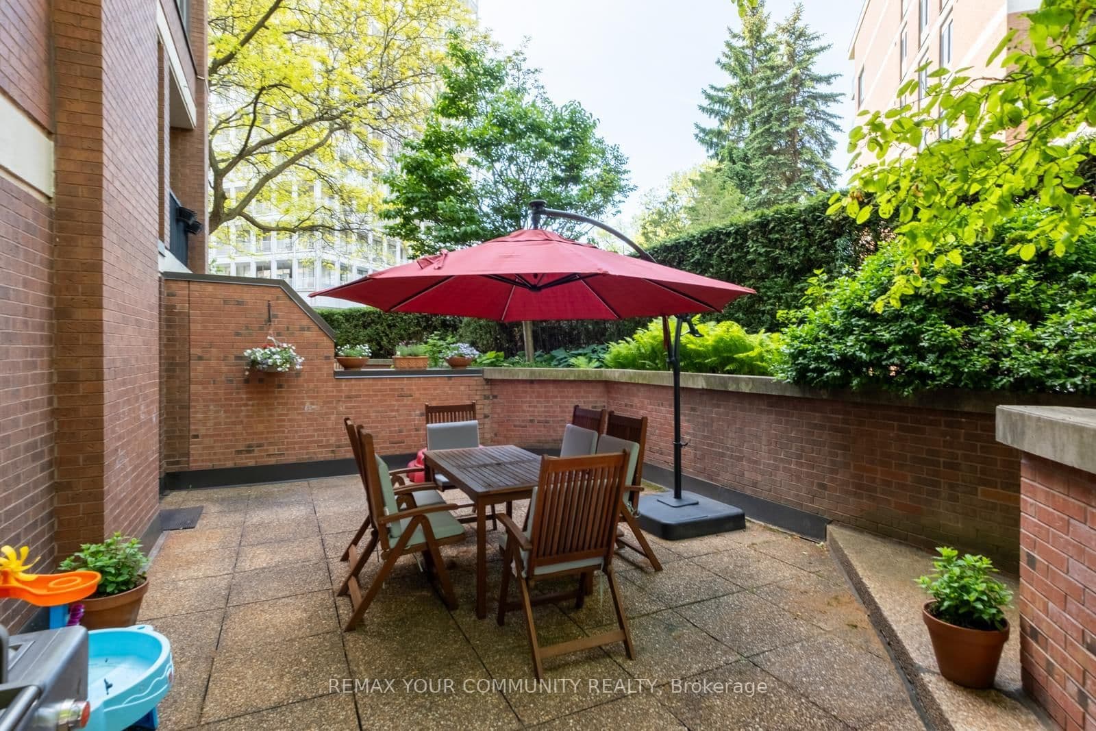 349 St Clair Avenue W, Unit 109 thumbnail 23