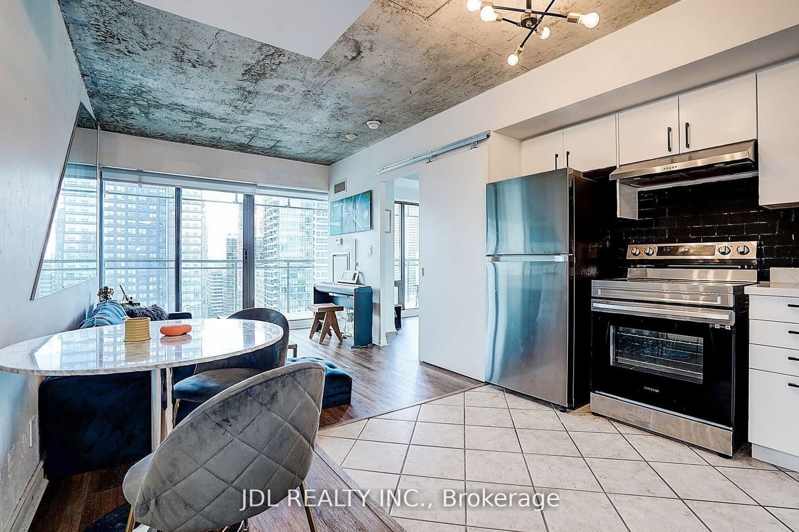 22 Wellesley Street E, Unit 2105 thumbnail 11