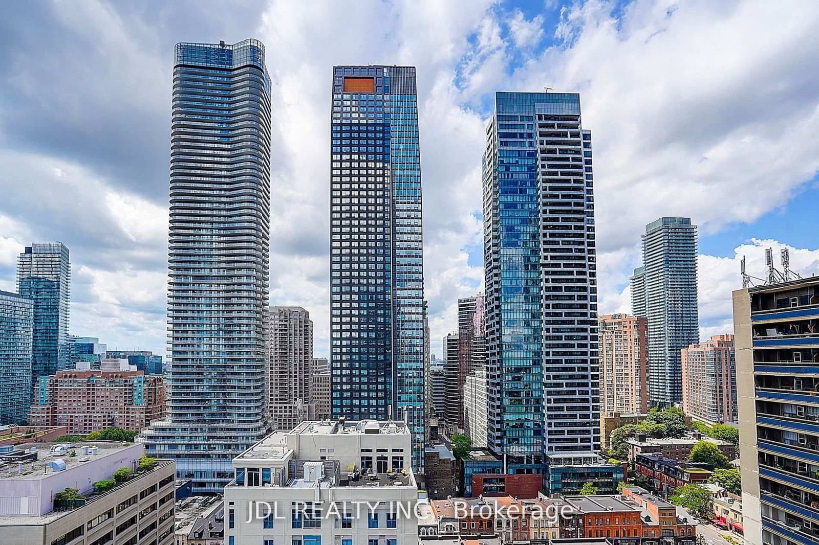 22 Wellesley Street E, Unit 2105 thumbnail 35