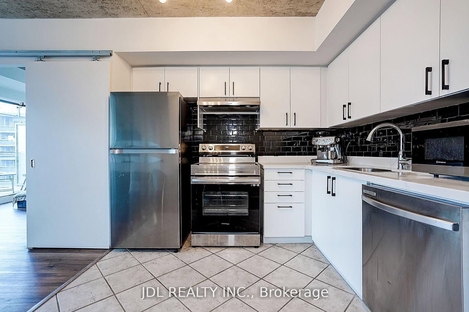 22 Wellesley Street E, Unit 2105 thumbnail 9