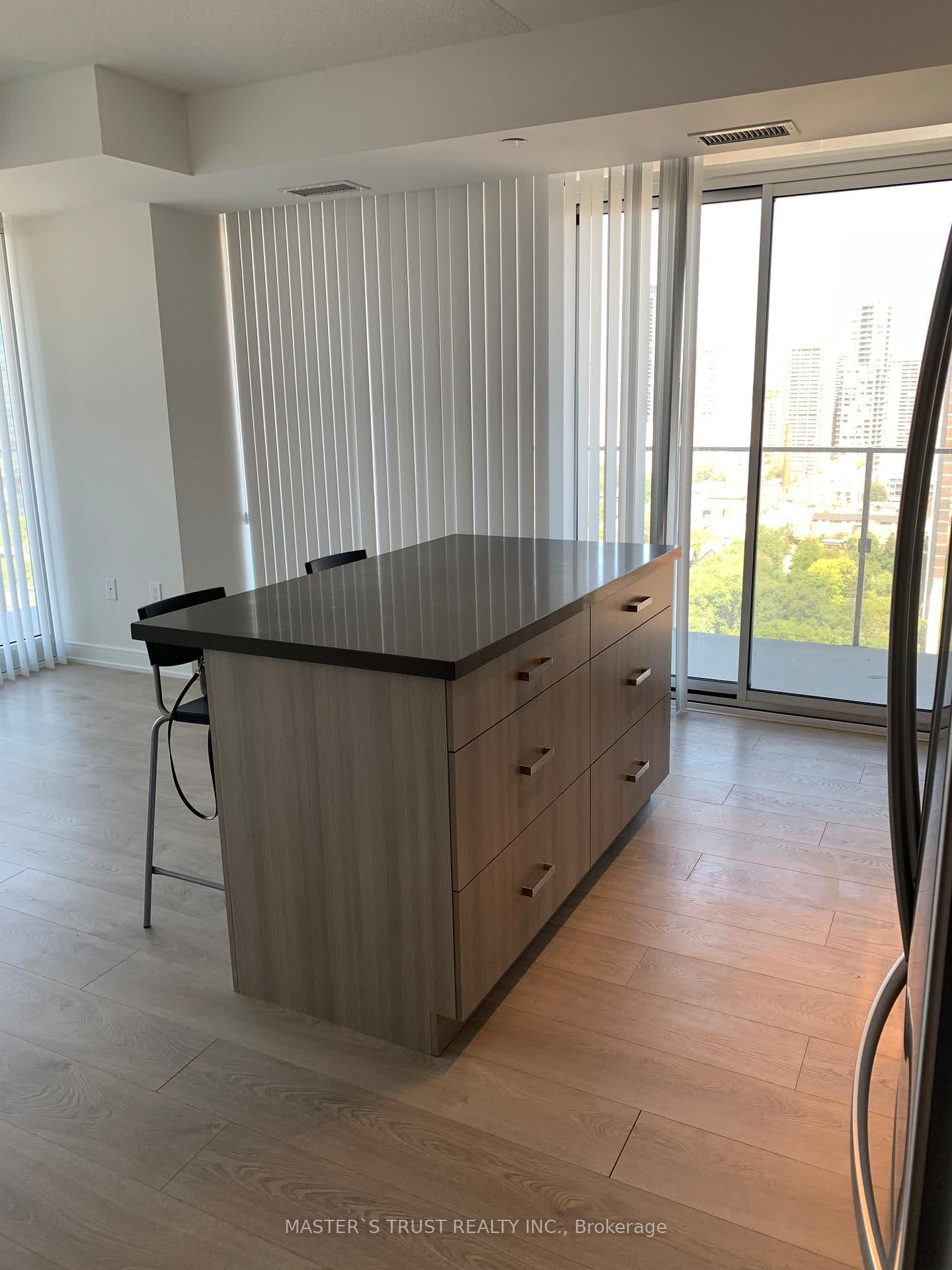 50 Wellesley East Street, Unit 2704 thumbnail 5