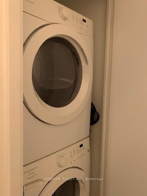 9 Bogert Avenue, Unit 804 thumbnail 11