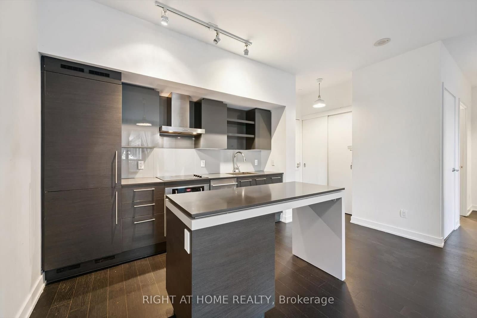 1030 King Street W, Unit 418 thumbnail 11