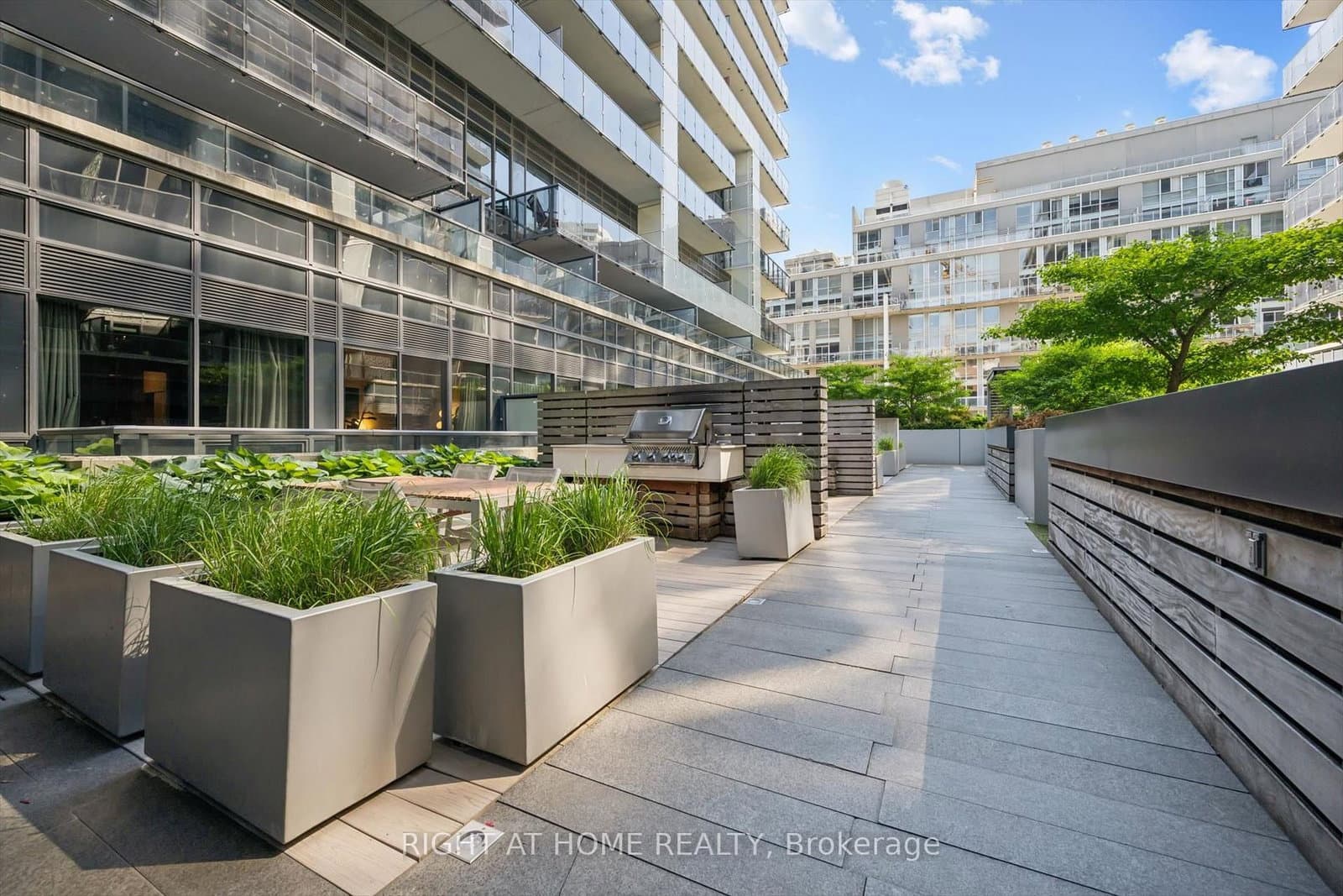 1030 King Street W, Unit 418 thumbnail 21