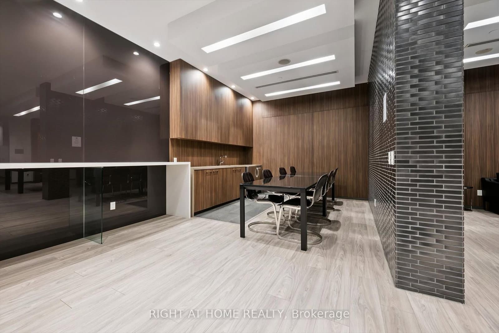 1030 King Street W, Unit 418 thumbnail 28