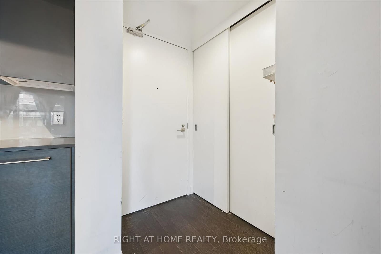 1030 King Street W, Unit 418 thumbnail 6