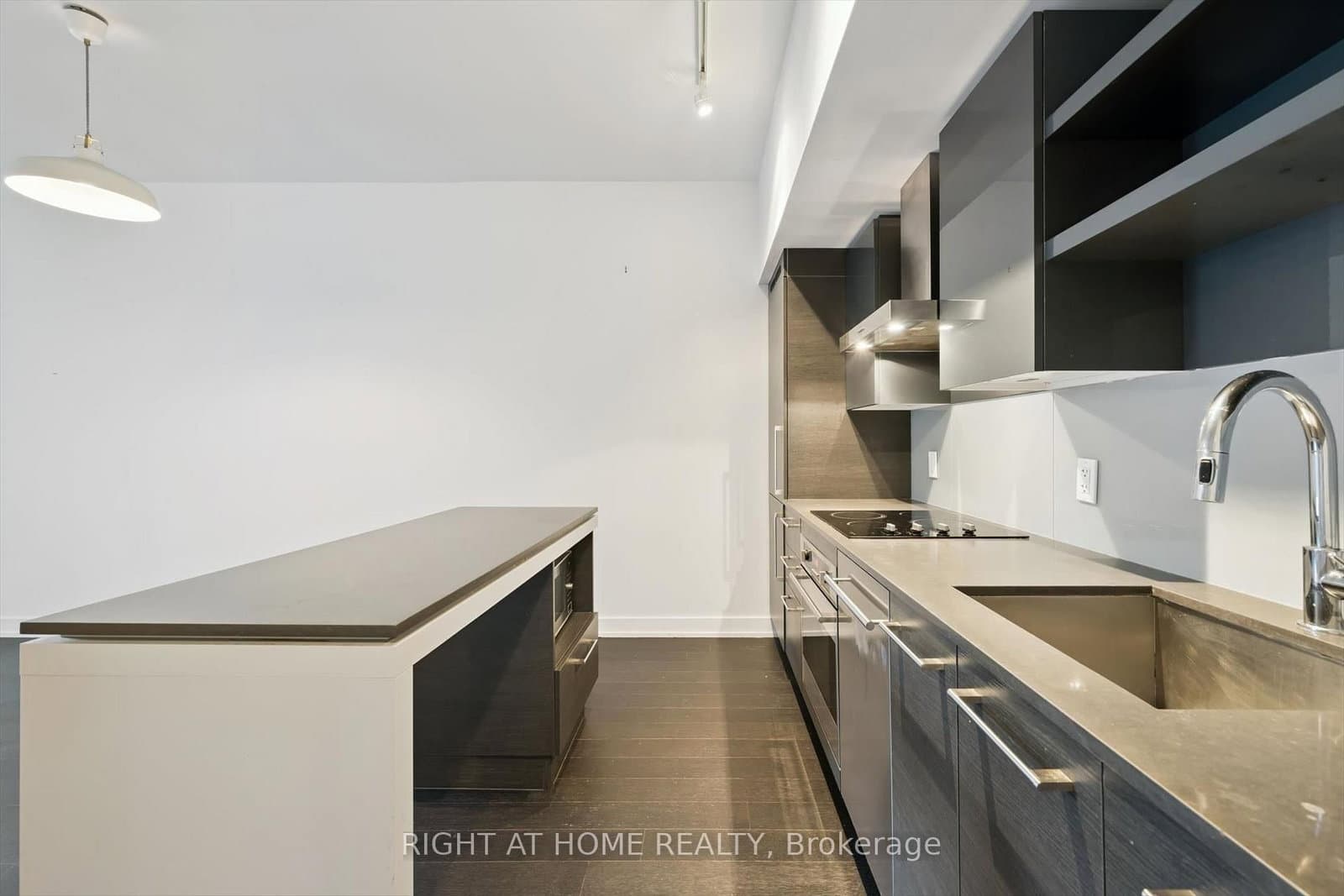 1030 King Street W, Unit 418 thumbnail 9