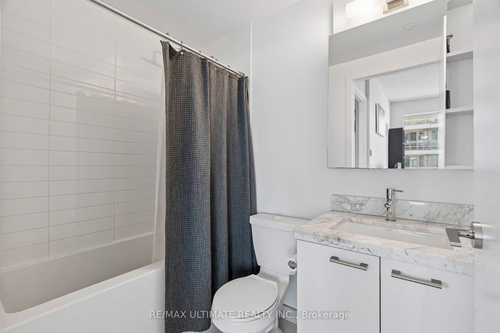 2221 Yonge Street, Unit 3905 thumbnail 14