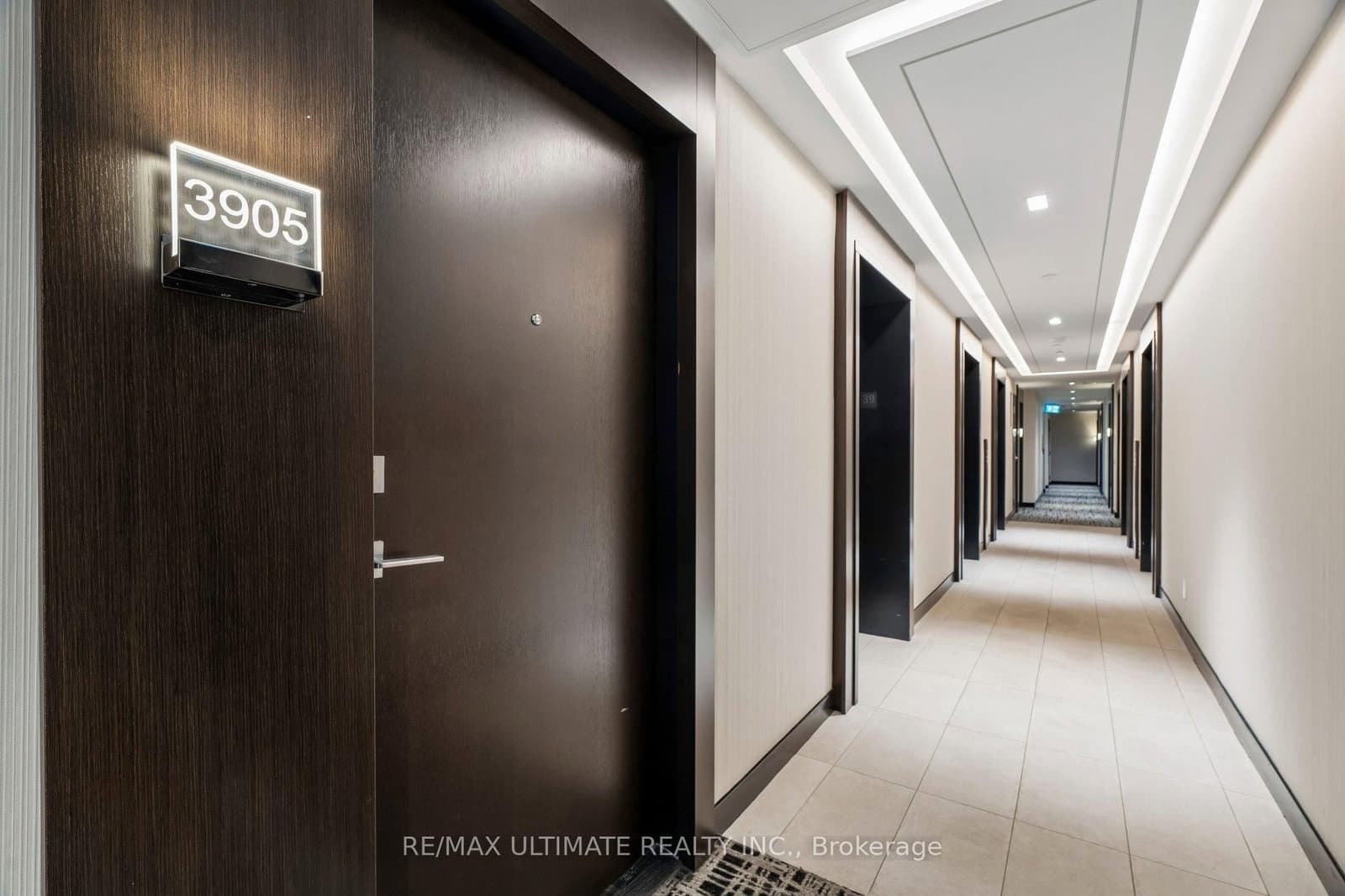 2221 Yonge Street, Unit 3905 thumbnail 5