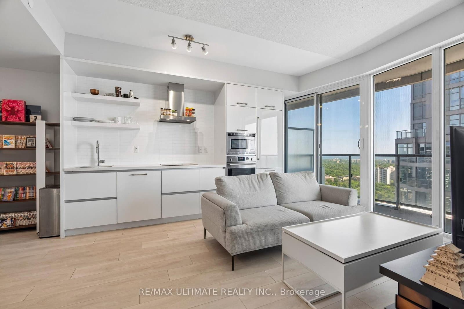 2221 Yonge Street, Unit 3905 thumbnail 8