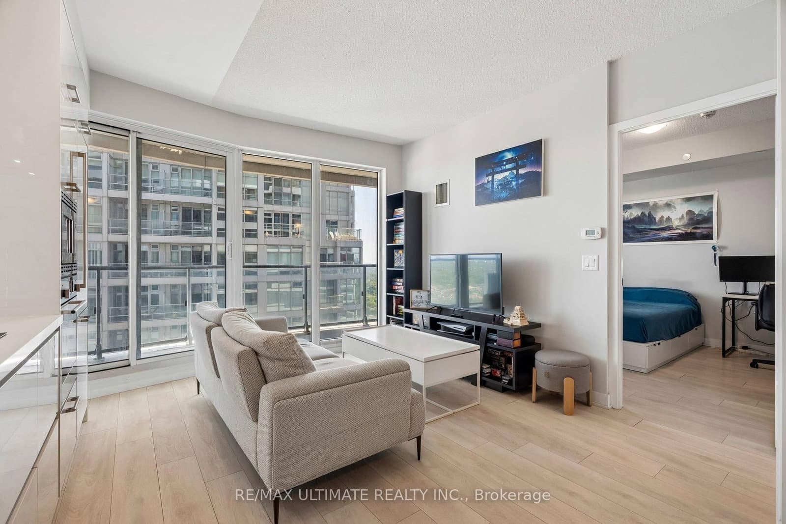 2221 Yonge Street, Unit 3905 thumbnail 9