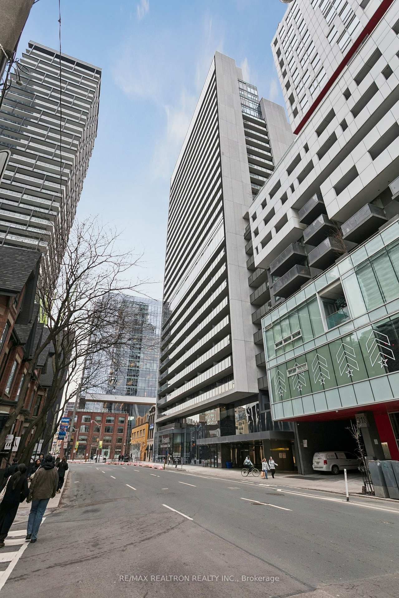 330 W Richmond Street W, Unit 307 thumbnail 2