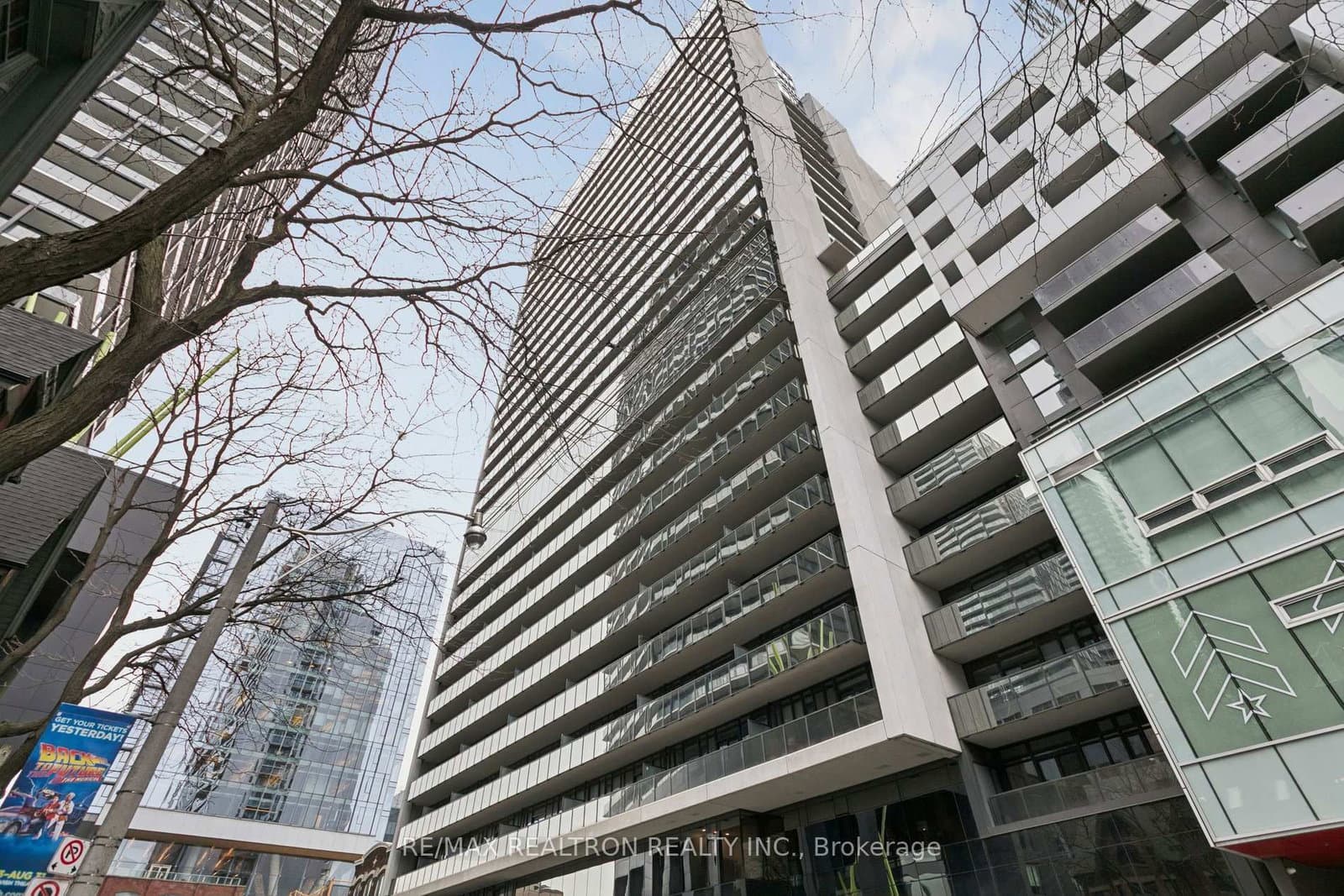 330 W Richmond Street W, Unit 307 thumbnail 4