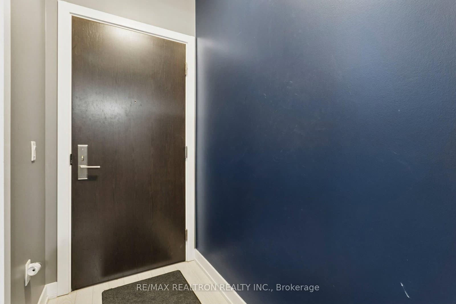 330 W Richmond Street W, Unit 307 thumbnail 9