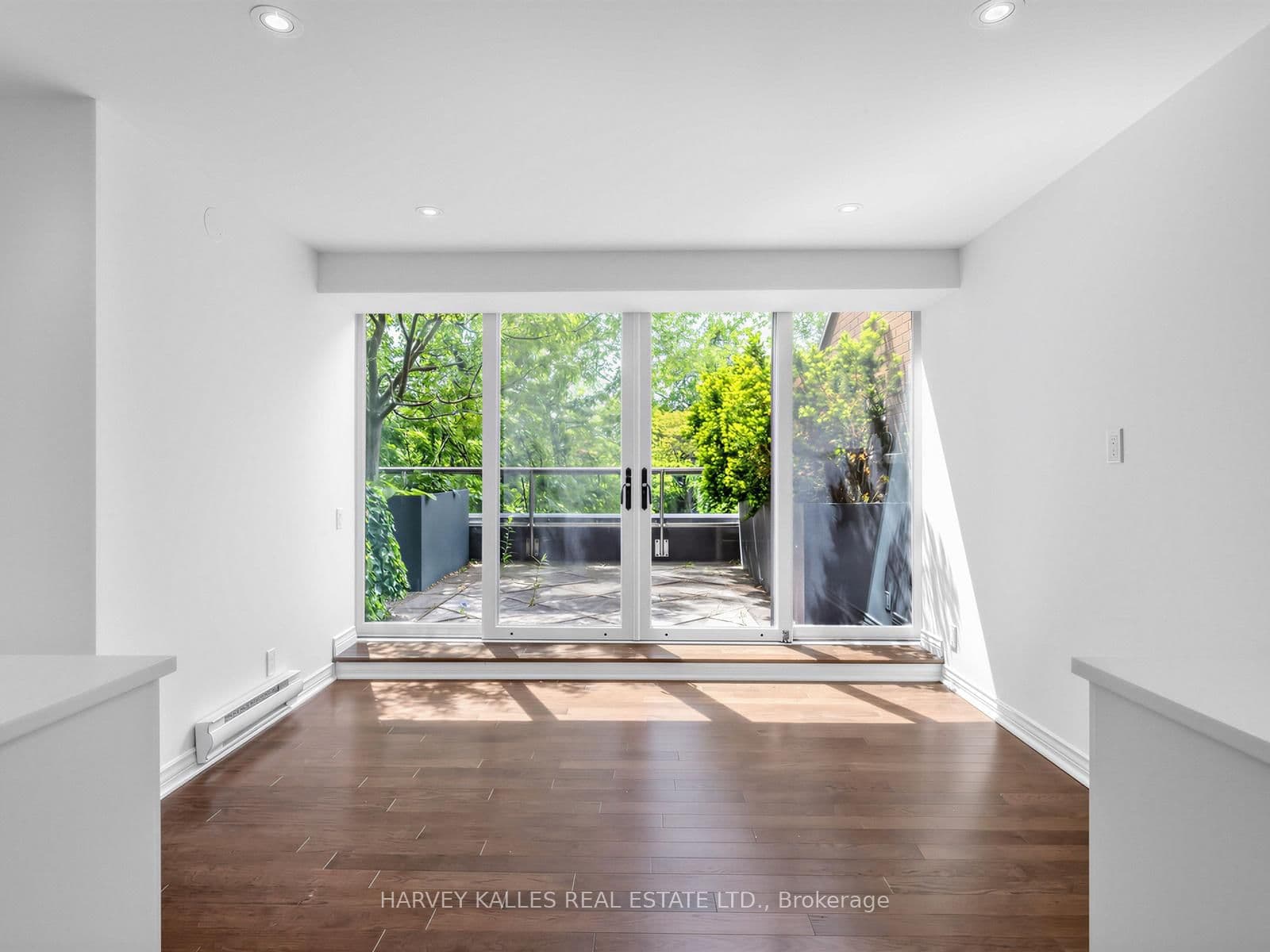 4 Lowther Avenue, Unit 310 thumbnail 22