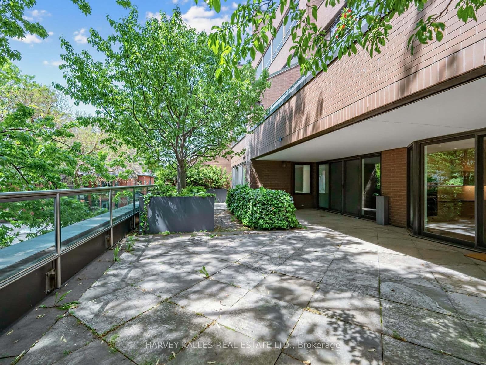 4 Lowther Avenue, Unit 310 thumbnail 32