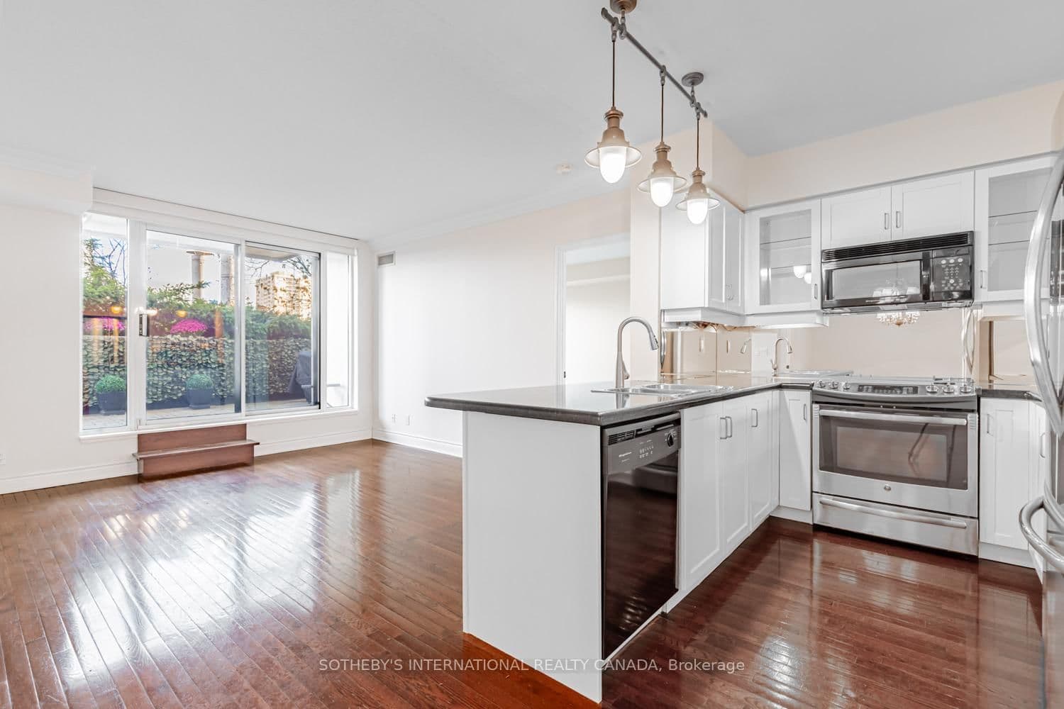 10 Delisle Avenue, Unit 327 thumbnail 13