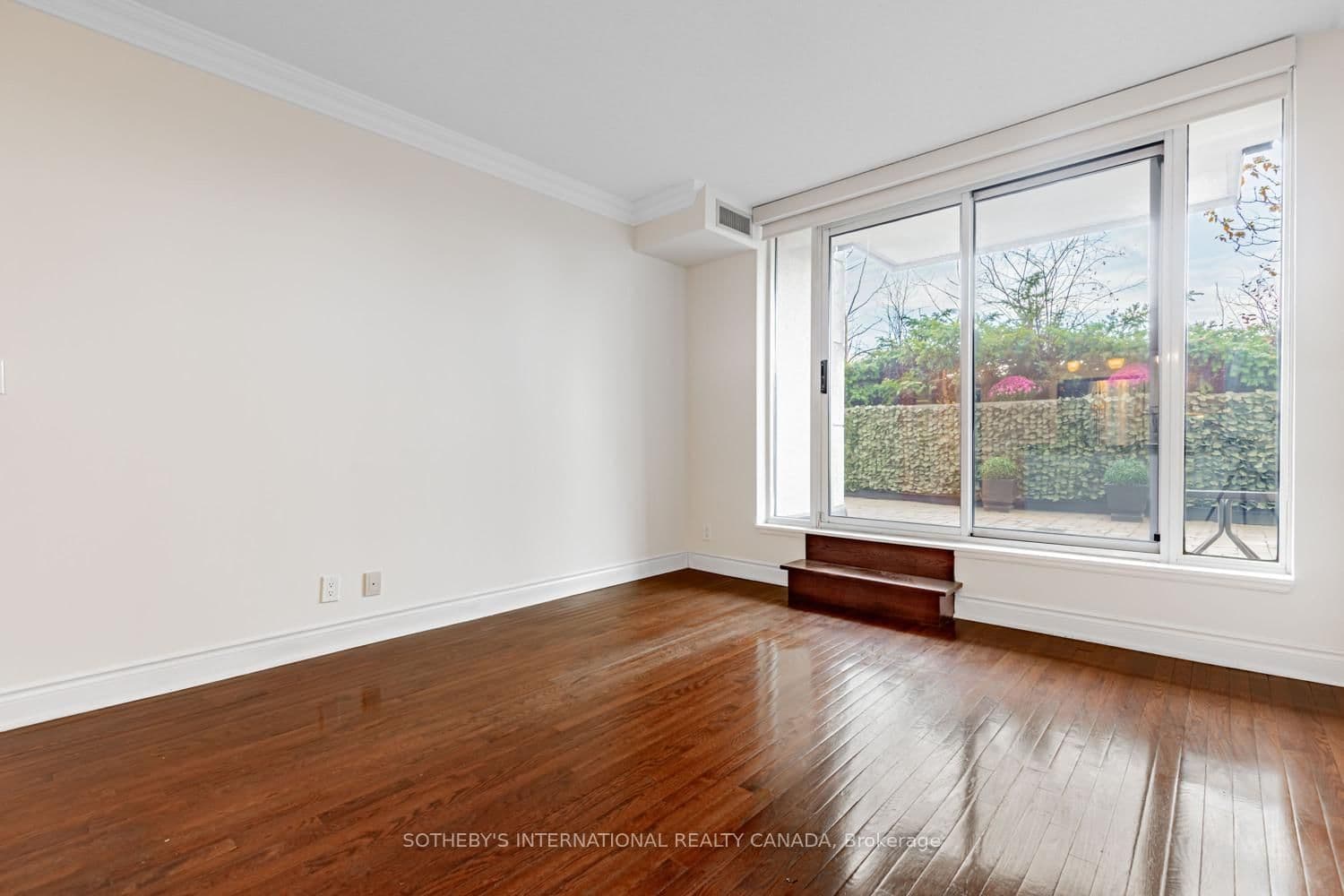 10 Delisle Avenue, Unit 327 thumbnail 4