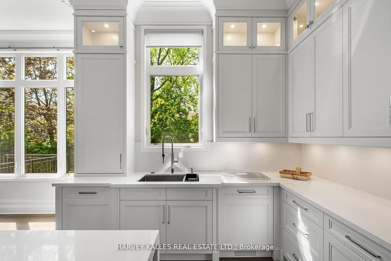 163 Cortleigh Boulevard thumbnail 23