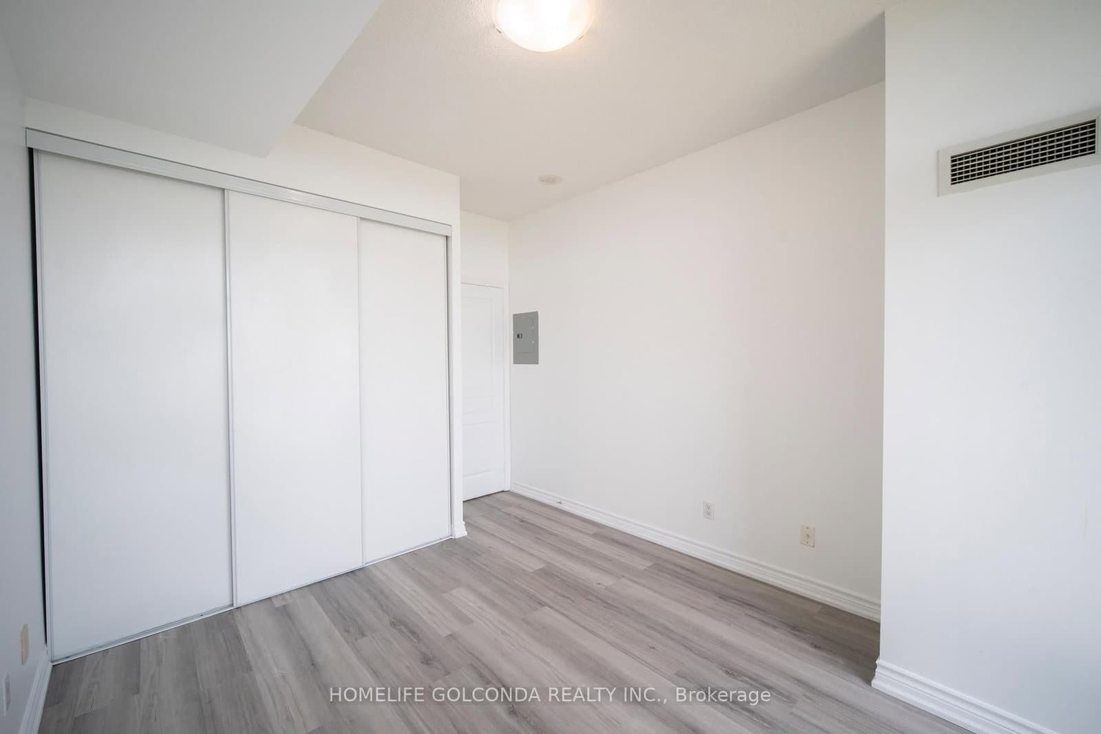 509 Beecroft Road, Unit 1106 thumbnail 18