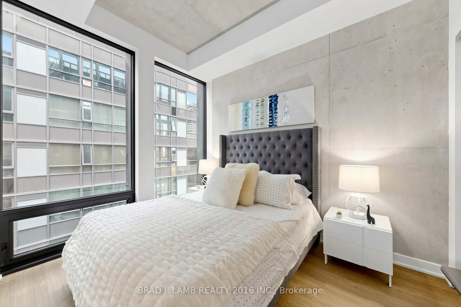 284 King Street E, Unit 808 thumbnail 11