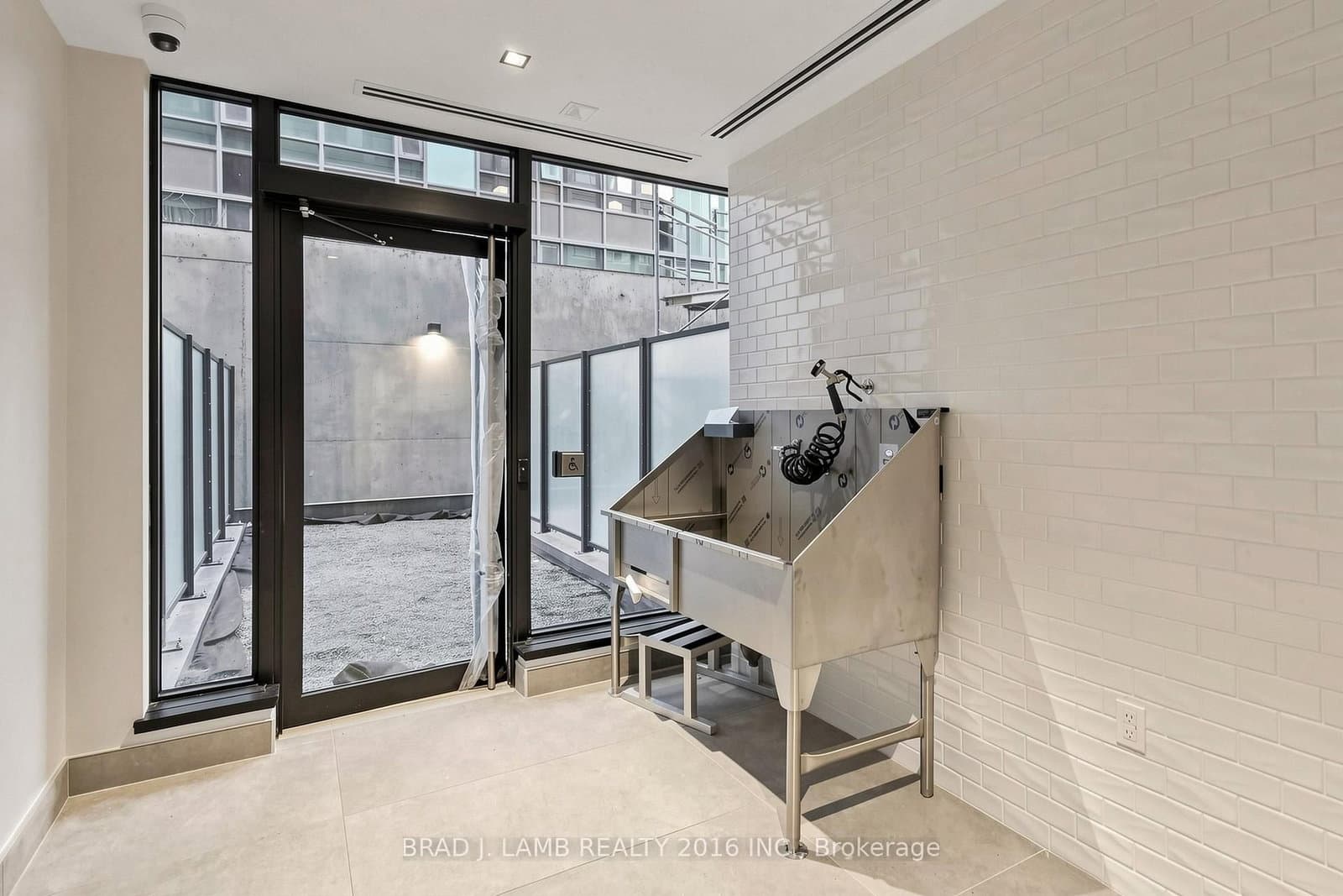 284 King Street E, Unit 808 thumbnail 20
