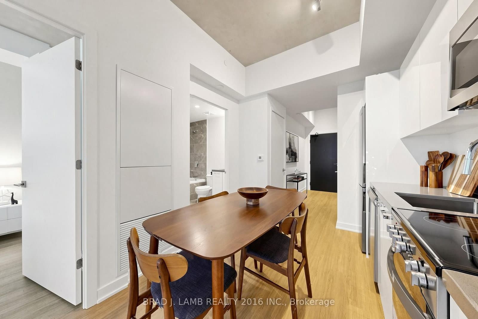 284 King Street E, Unit 808 thumbnail 9
