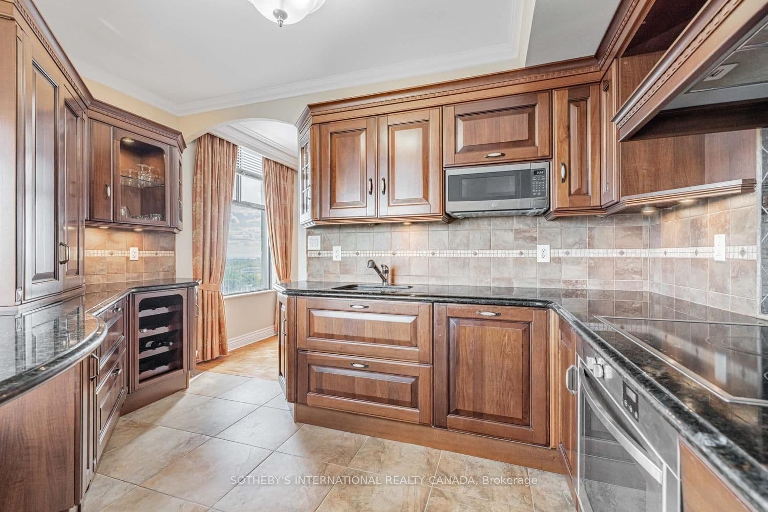 423 Avenue Road, Unit 13 thumbnail 15