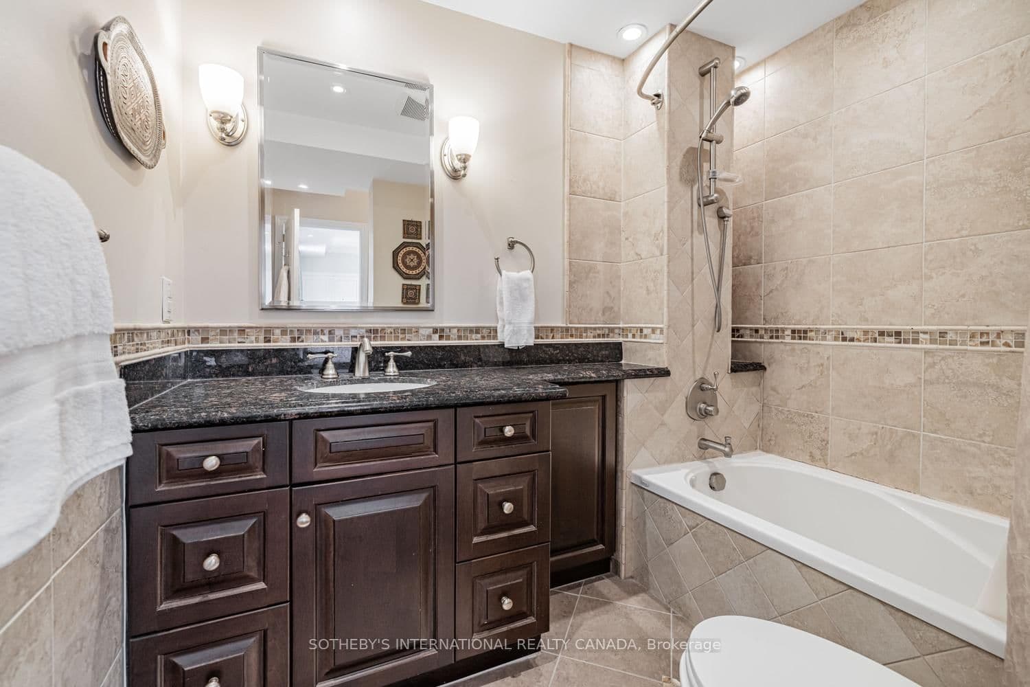 423 Avenue Road, Unit 13 thumbnail 20