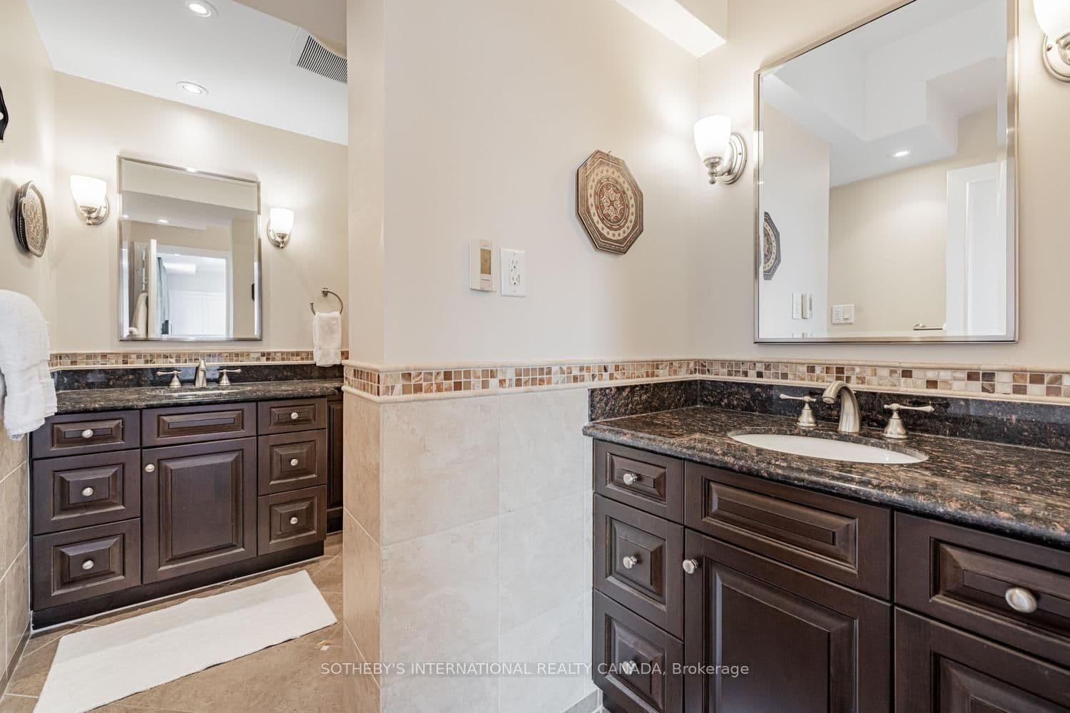 423 Avenue Road, Unit 13 thumbnail 21