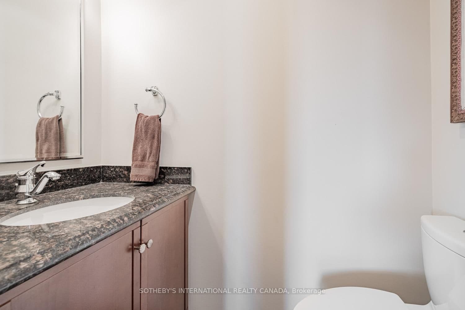 423 Avenue Road, Unit 13 thumbnail 22