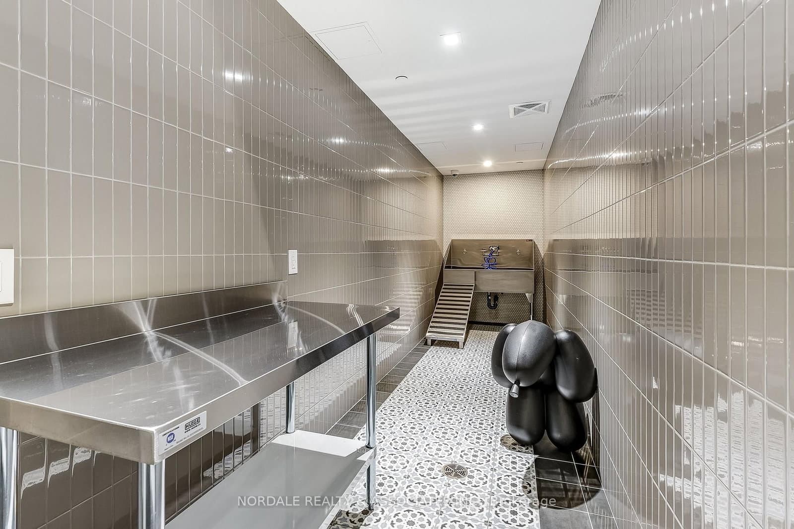 28 Widmer Street, Unit 3127 thumbnail 11
