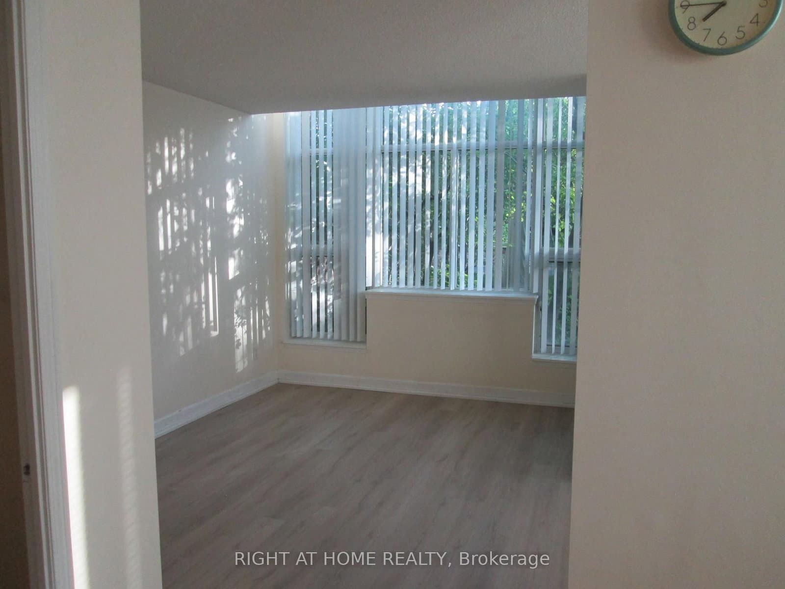 233 Beecroft Road, Unit 111 thumbnail 20
