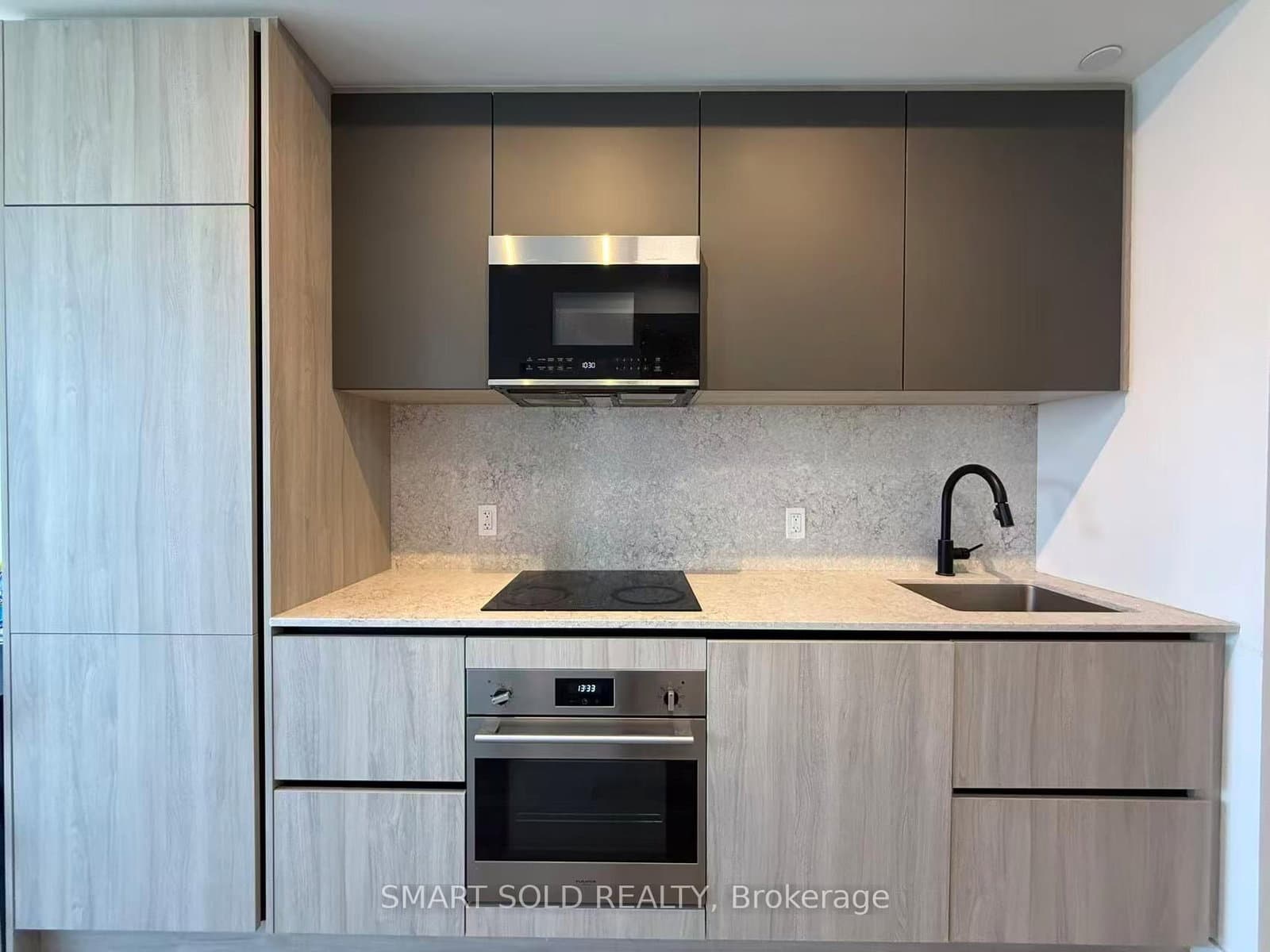 108 Peter Street, Unit 4903 thumbnail 3