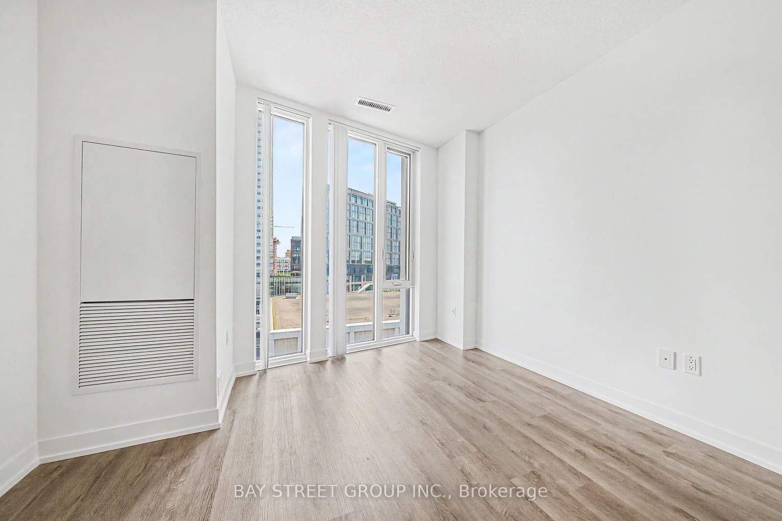 138 Downes Street, Unit 806 thumbnail 10