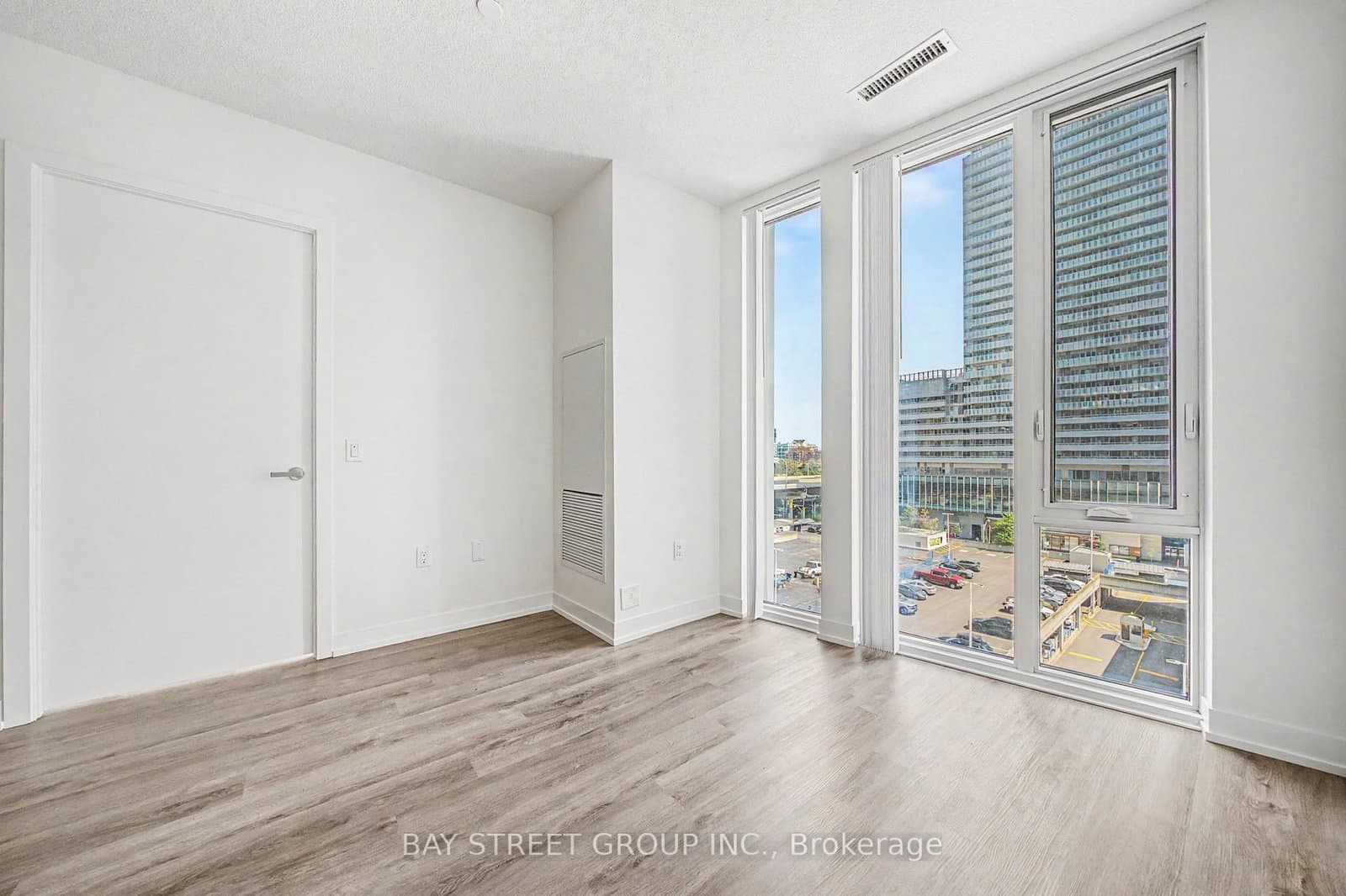 138 Downes Street, Unit 806 thumbnail 11