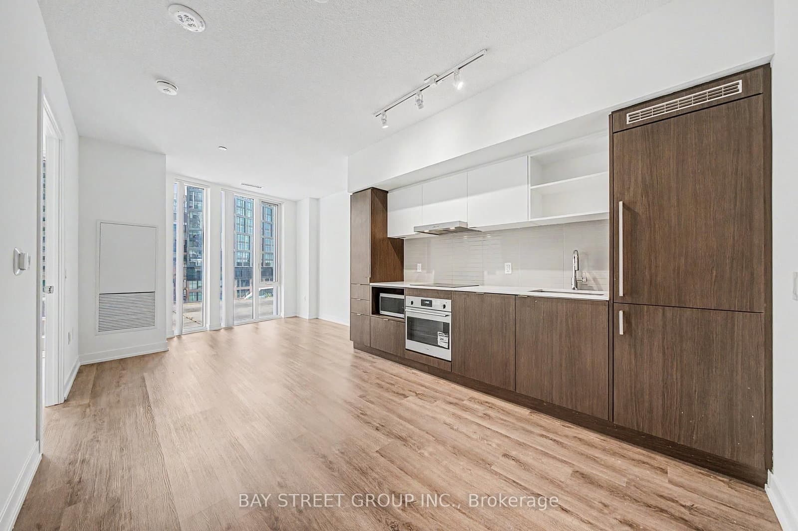 138 Downes Street, Unit 806 thumbnail 13