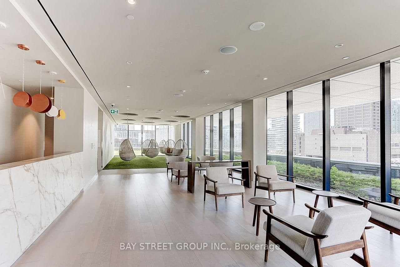 138 Downes Street, Unit 806 thumbnail 19